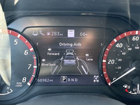 Used 2020 Nissan Titan PRO-4X w/ Pro-4x Convenience Package AWD/4WD image 12