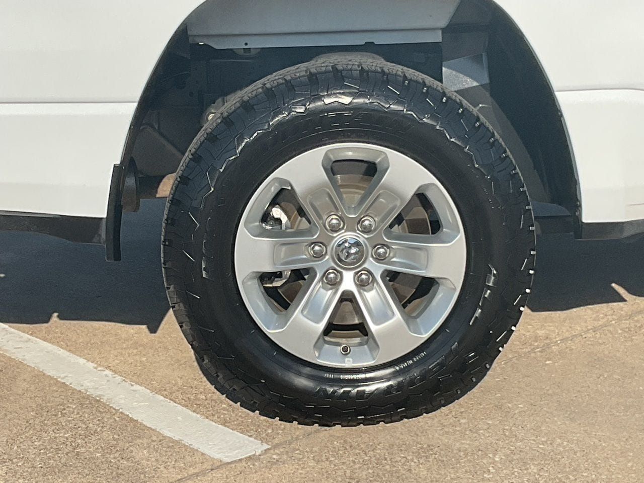 Used 2024 RAM 1500 Laramie AWD/4WD image 7