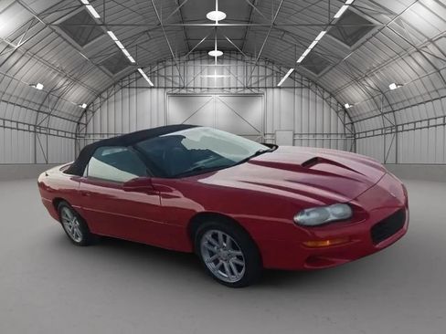 Used 2002 Chevrolet Camaro Z28 w/ SS Performance/Appearance Pkg RWD image 19