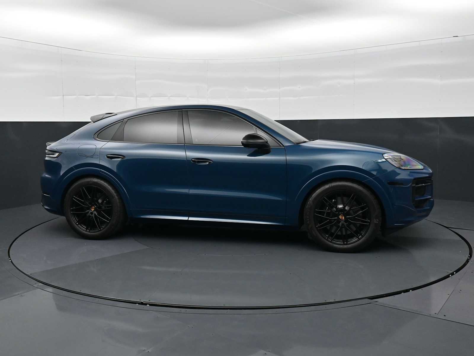 Certified 2026 Porsche Cayenne GTS AWD/4WD image 28