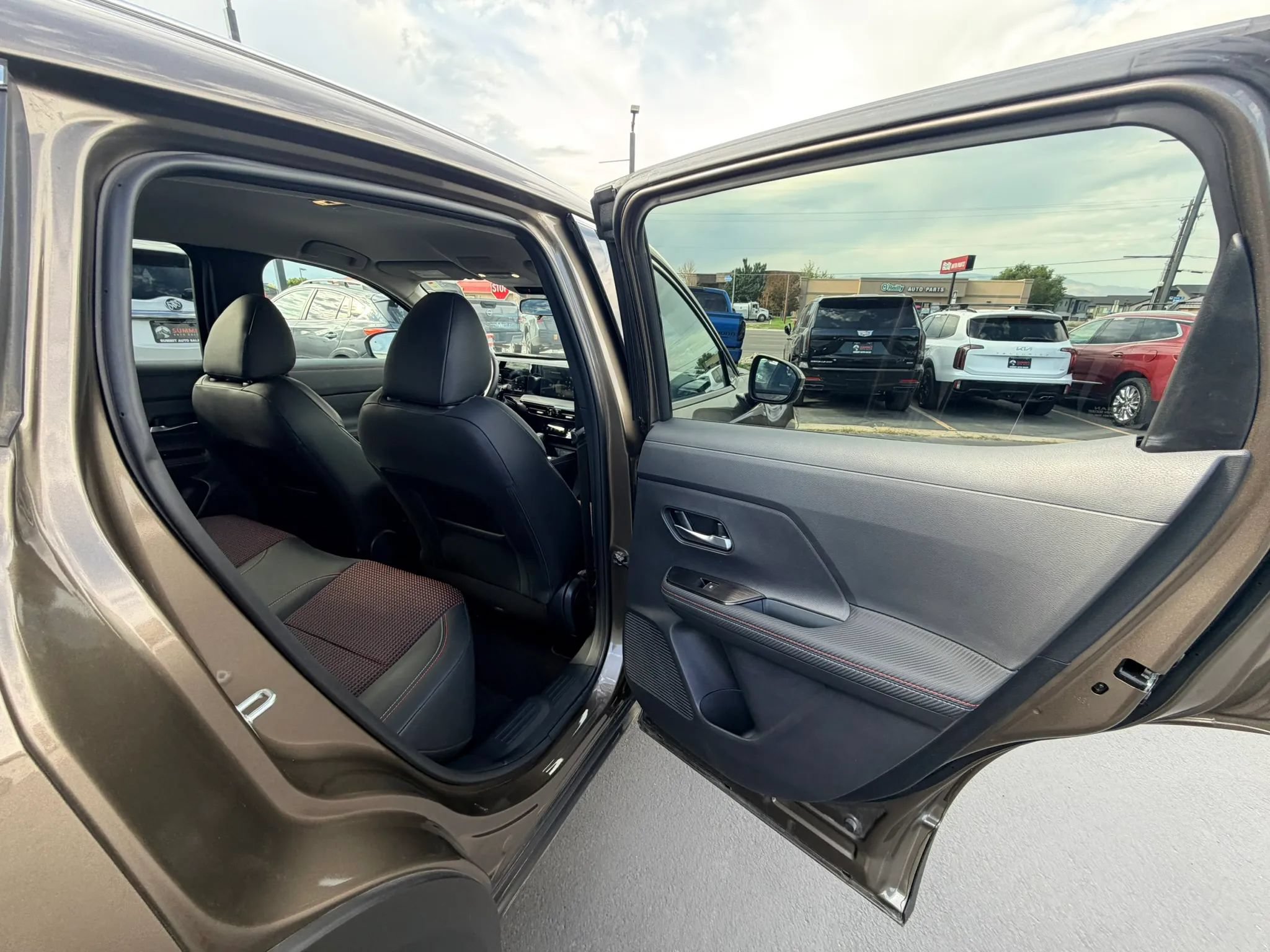Used 2025 Nissan Kicks SR AWD/4WD image 21