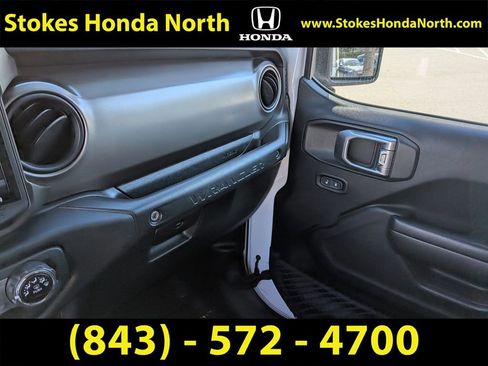 Used 2020 Jeep Wrangler Sport S image 17