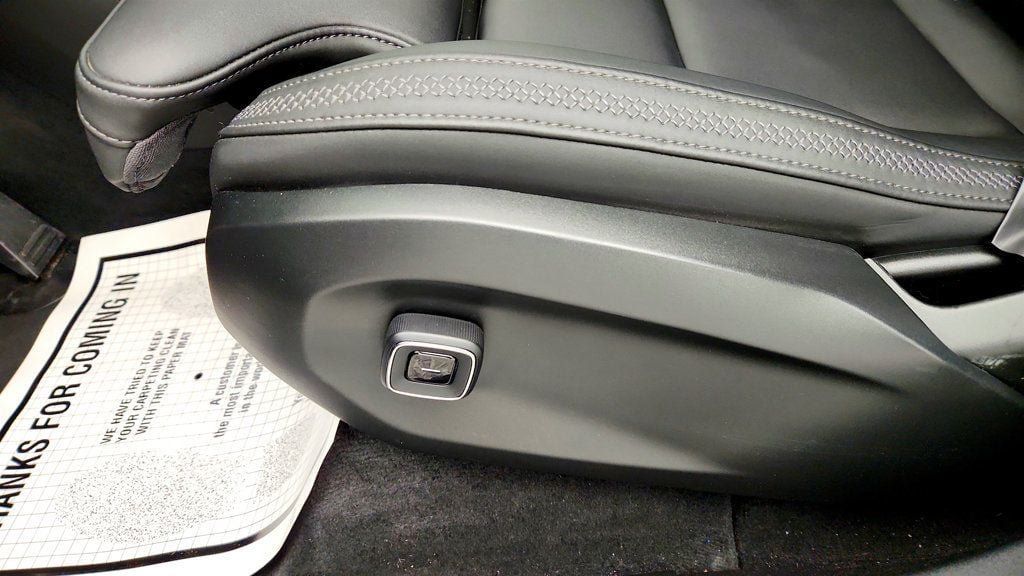Used 2025 Volvo EX90 Ultra AWD/4WD image 11