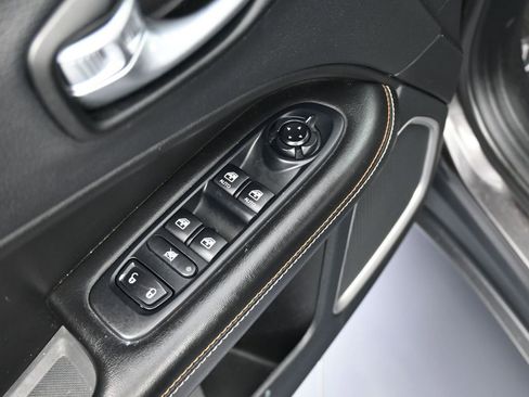 Used 2021 Jeep Compass Latitude w/ Driver Assistance Group image 16