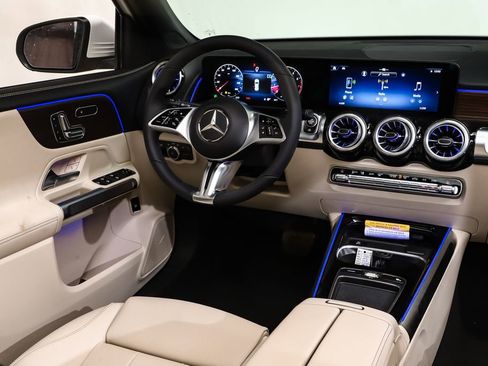 New 2026 Mercedes-Benz GLB 250 4MATIC image 12