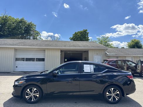 Used 2023 Nissan Sentra SV w/ All-Weather Package FWD image 9