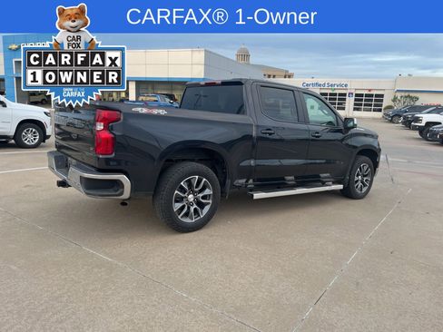 Used 2024 Chevrolet Silverado 1500 LT image 2