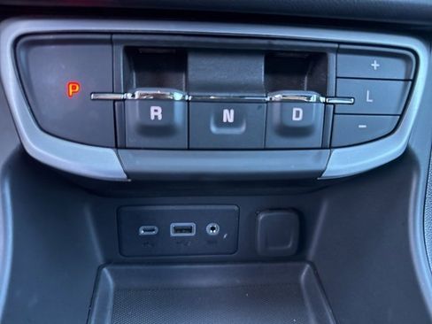 Used 2023 GMC Terrain SLE w/ Driver Convenience Package image 21