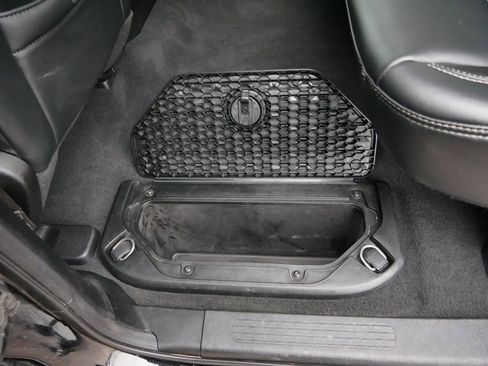 Used 2019 RAM 1500 Sport w/ Black Appearance Package image 12