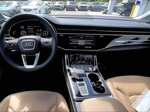 Certified 2025 Audi Q7 2.0T Premium w/ Convenience Plus Package image 3