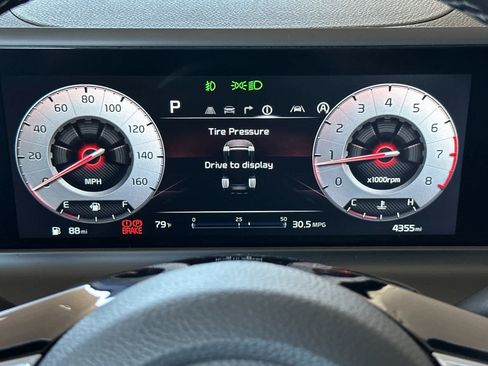 Used 2024 Kia Seltos EX FWD image 25