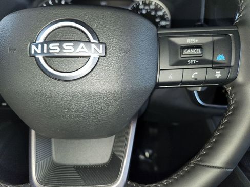 Used 2025 Nissan Rogue SV image 24