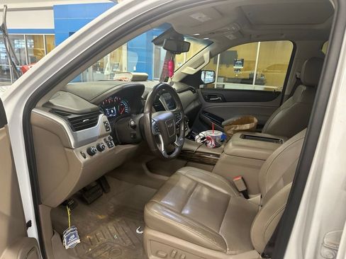 Used 2019 GMC Yukon SLT w/ Open Road Package AWD/4WD image 7