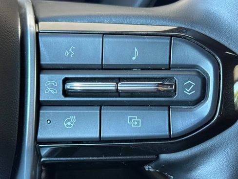 Used 2025 Chevrolet Colorado Trail Boss AWD/4WD image 38