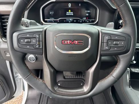Used 2023 GMC Sierra 1500 AT4 w/ Technology Package AWD/4WD image 20
