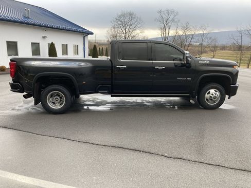 Used 2022 Chevrolet Silverado 3500 High Country w/ Snow Plow Prep/Camper Package image 8