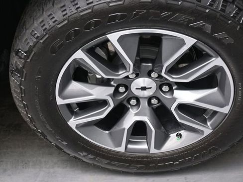 Used 2025 Chevrolet Silverado 1500 RST AWD/4WD image 28