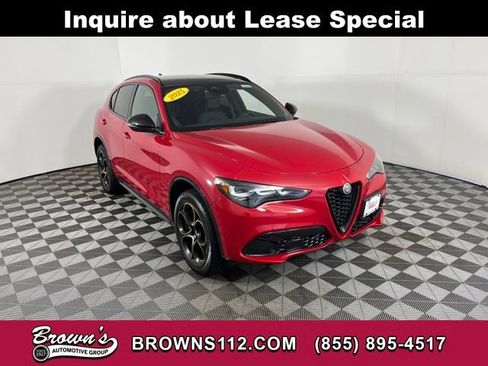 Used 2025 Alfa Romeo Stelvio Sprint image 1