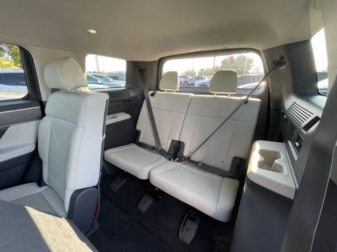 Used 2025 Hyundai Santa Fe SEL image 32