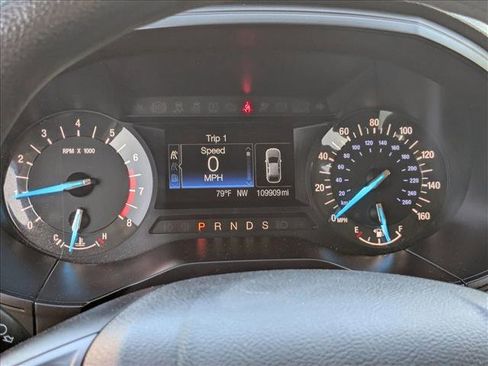 Used 2018 Ford Edge SE image 11