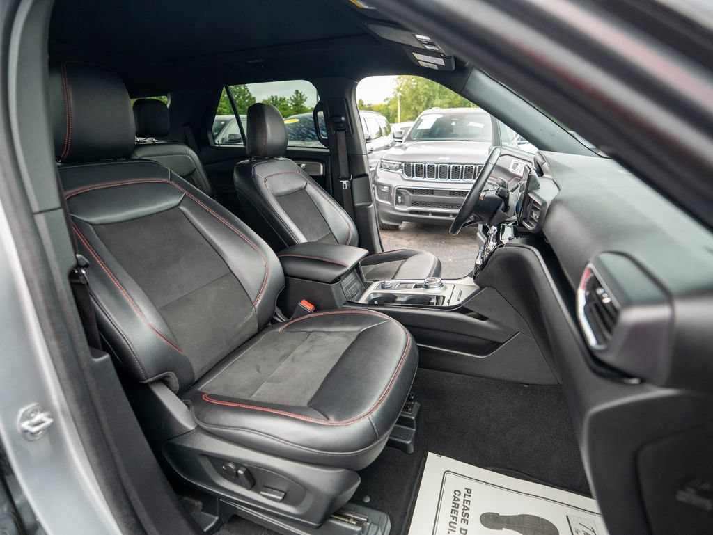 Used 2023 Ford Explorer ST-Line AWD/4WD image 24