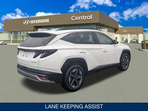 Certified 2025 Hyundai Tucson SEL AWD/4WD image 8