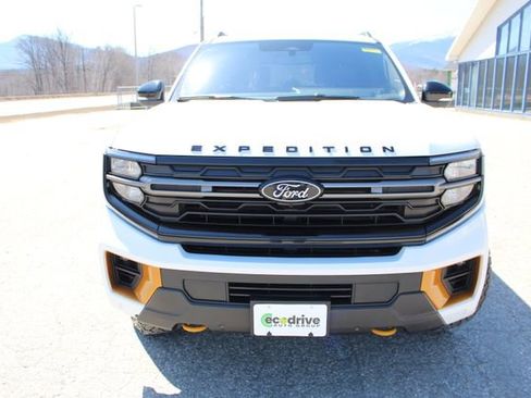 Used 2025 Ford Expedition Tremor AWD/4WD image 2