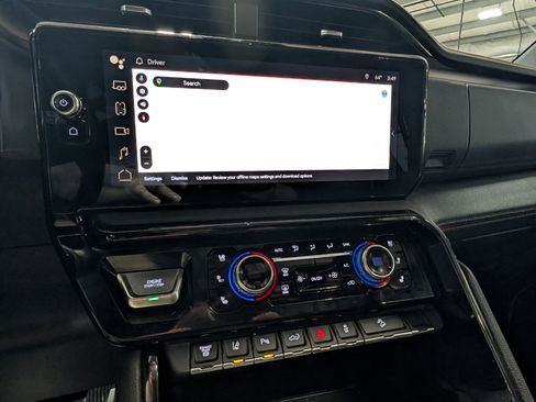 Used 2024 GMC Sierra 2500 AT4 w/ AT4 Premium Plus Package AWD/4WD image 23