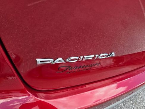 New 2026 Chrysler Pacifica Select image 10