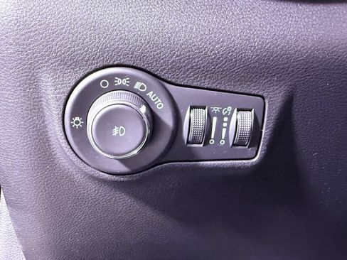 Used 2022 Jeep Compass Latitude w/ Convenience Group AWD/4WD image 9