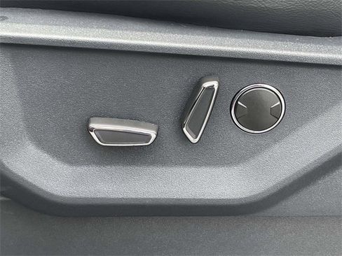 New 2025 Ford F150 Lariat w/ Equipment Group 502A High image 13