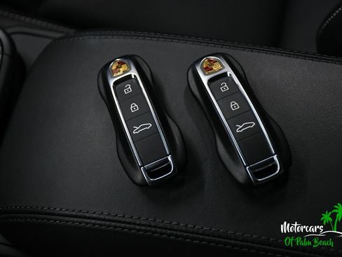Used 2025 Porsche 911 Carrera RWD image 64