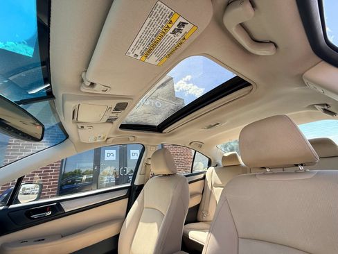 Used 2015 Subaru Legacy 2.5i Premium AWD/4WD image 16