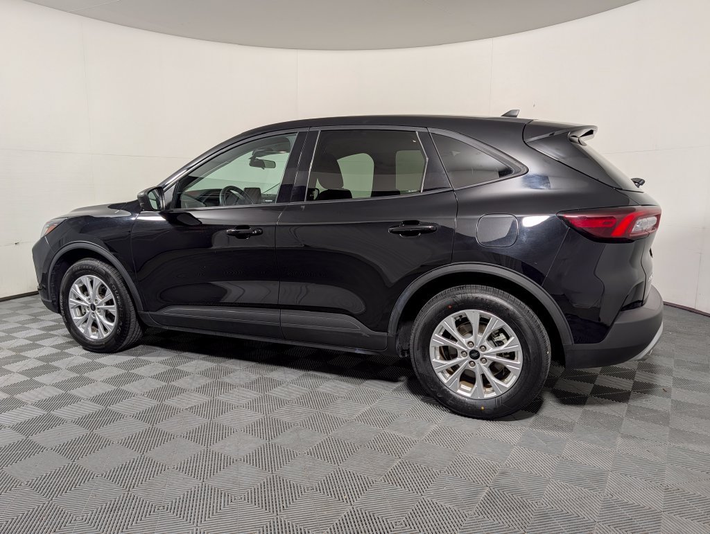Certified 2025 Ford Escape Active FWD image 5