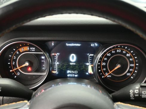 Used 2021 Jeep Wrangler Unlimited Sahara AWD/4WD image 13