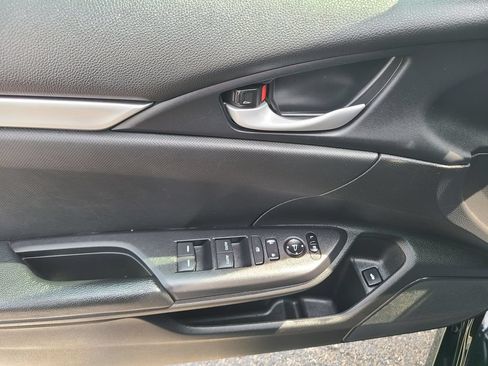 Used 2019 Honda Civic Sport image 2