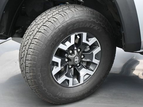 Used 2023 Toyota Tacoma TRD Off-Road w/ Technology Package AWD/4WD image 20