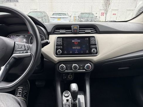 Used 2020 Nissan Versa SV image 22