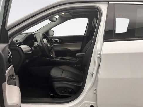 Used 2022 Jeep Compass Limited w/ Sun and Sound Group image 8