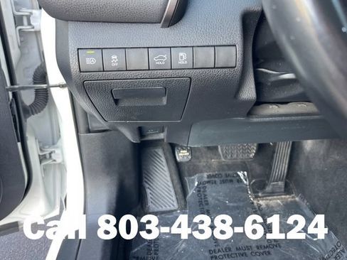 Used 2020 Toyota Camry SE FWD image 22