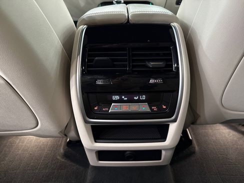 Used 2019 BMW X5 xDrive40i w/ M Sport Package image 40