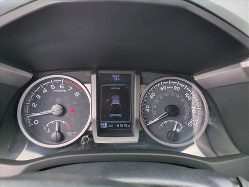 Used 2022 Toyota Tacoma SR5 RWD image 11
