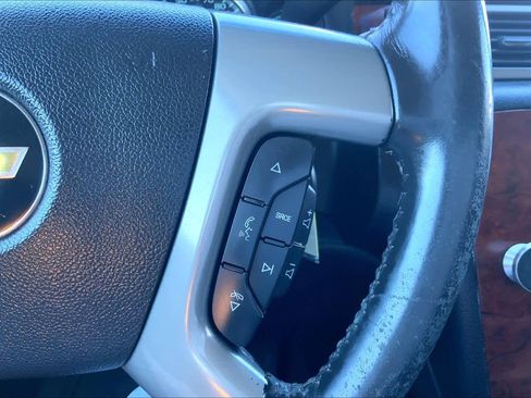 Used 2013 Chevrolet Suburban LS image 25