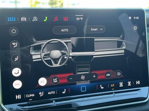 New 2026 Volkswagen Tiguan SE R-Line FWD image 20