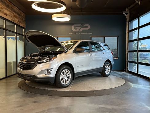 Used 2021 Chevrolet Equinox LS AWD/4WD image 24