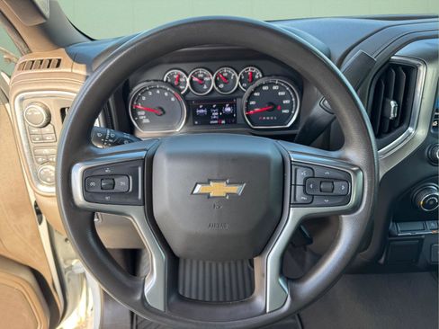 Used 2020 Chevrolet Silverado 1500 LT image 20