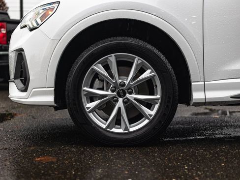 Used 2023 Audi Q3 2.0T Premium image 12