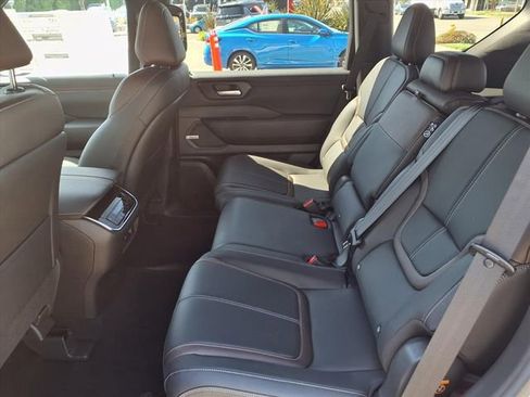 New 2026 Nissan Armada SL image 11