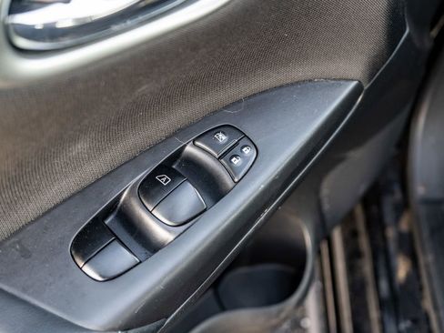 Used 2018 Nissan Sentra SR w/ Technology Package image 17