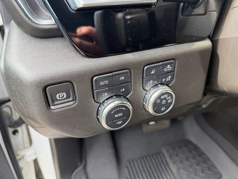 Used 2024 GMC Sierra 1500 Elevation w/ Elevation Premium Package AWD/4WD image 15
